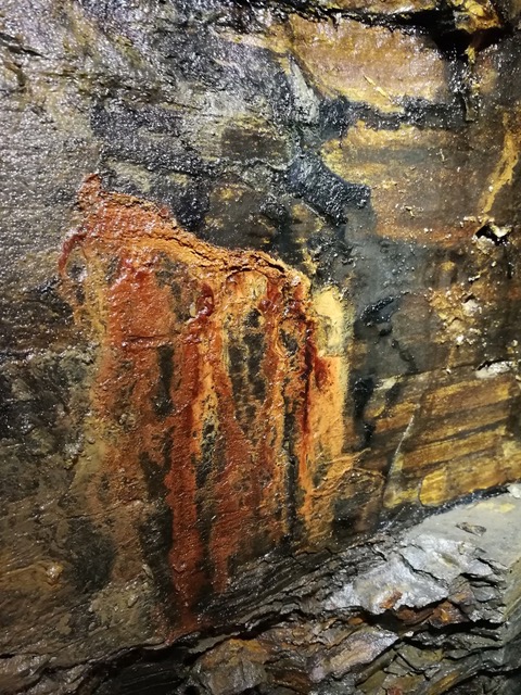 Oil shale in Whitby Jet mine