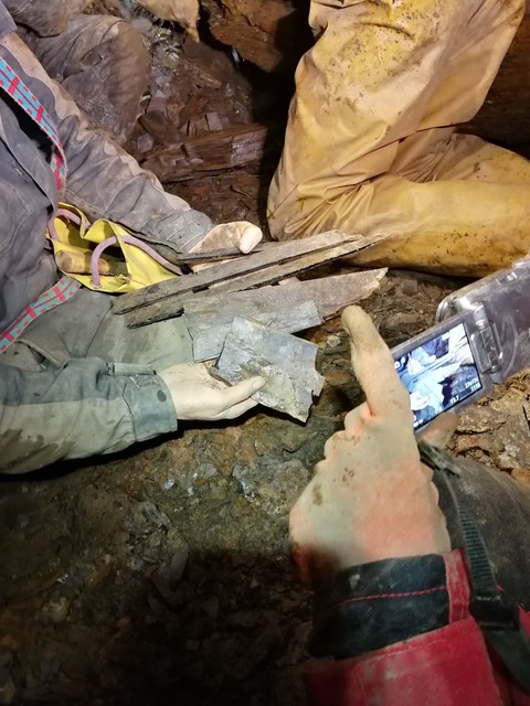 Whitby jet samples from a roof collapse in the mine